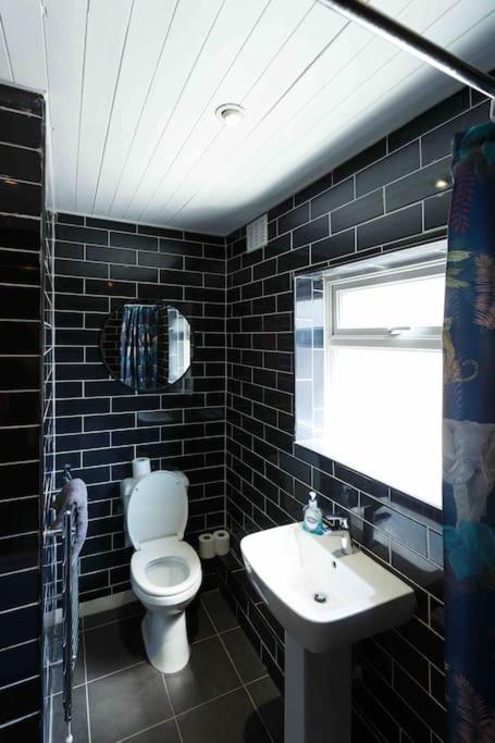 Chester/Handbridge Sleeps 9 + Netflix Hough Green Exterior foto