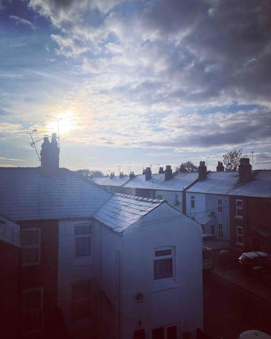Chester/Handbridge Sleeps 9 + Netflix Hough Green Exterior foto